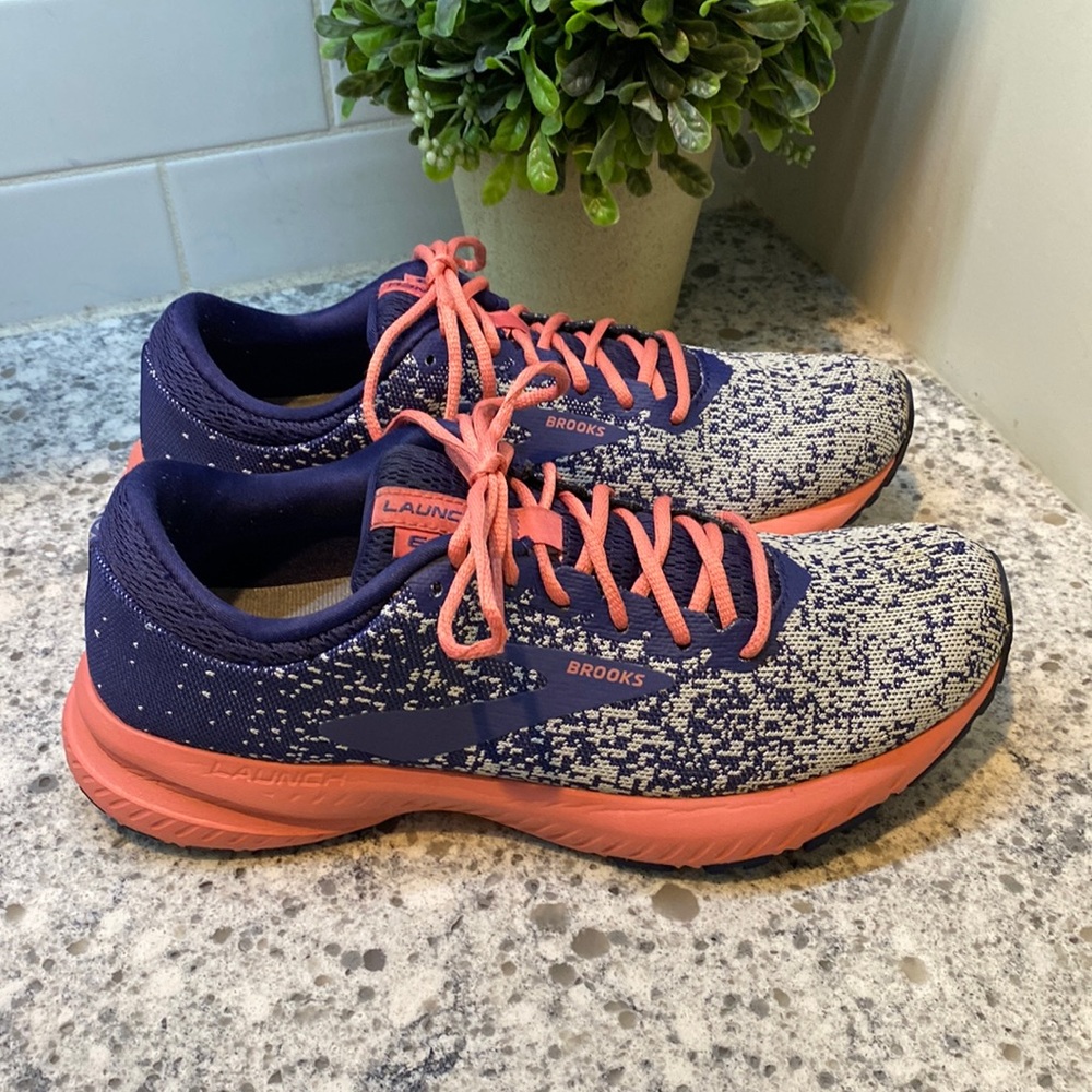 Brooks Launch 6 running shoes size 8
